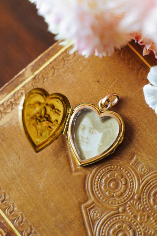 国内现货独角鹿西洋古董珠宝首饰立体花篮雕金18K金心形相框吊坠 商品图2