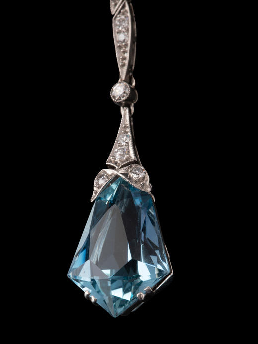 独角鹿西洋古董珠宝1920年代法国铂金镶嵌海蓝宝石及钻石吊坠 商品图3