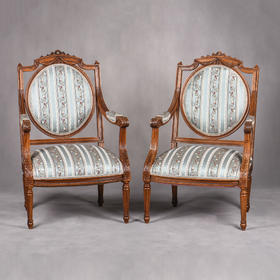 独角鹿西洋古董家具路易十六风核桃木精雕缎面女王式扶手椅一对