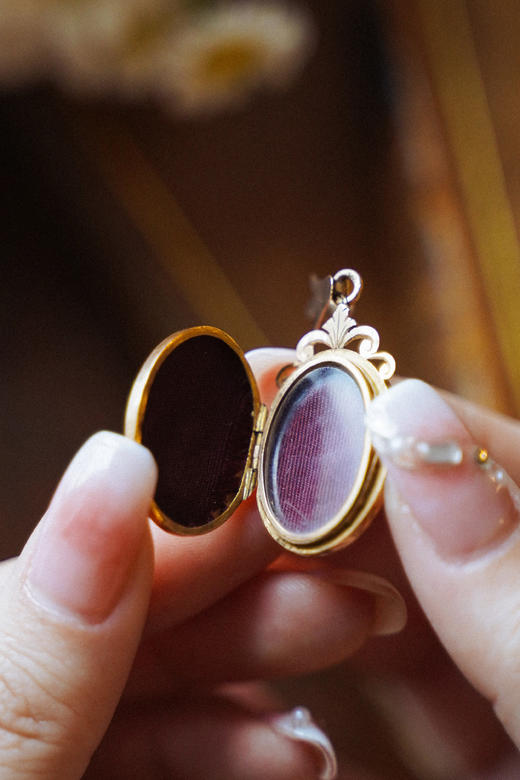 国内现货独角鹿西洋古董首饰鸢尾花扣头镶天然珍珠18k金相框吊坠 商品图3