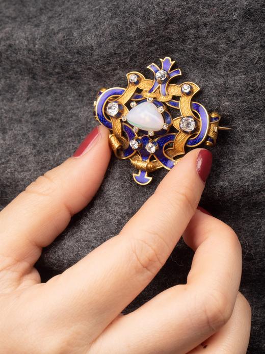 独角鹿西洋古董珠宝首饰崇古风格黄金镶欧泊石钻石宝蓝色珐琅胸针 商品图1