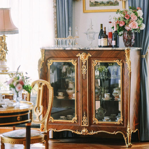 【已售】国内现货独角鹿西洋古董家具迪恩斯尤金缎木薄板铜鎏金玻璃展示柜 商品图0