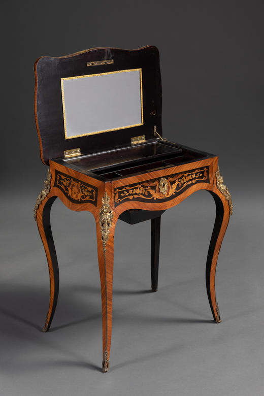 独角鹿西洋古董家具路易十五风格铜鎏金修饰细木镶嵌带镜子桌子 商品图3