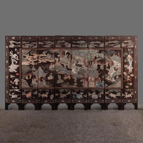 独角鹿西洋古董19世纪初中国众仙祝寿主题黑地款彩雕漆八曲屏风