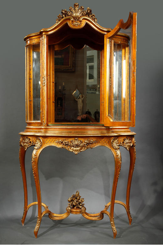 独角鹿西洋古董家具法国羽毛纹章雕饰金地马丁漆弧形玻璃展示柜 商品图1