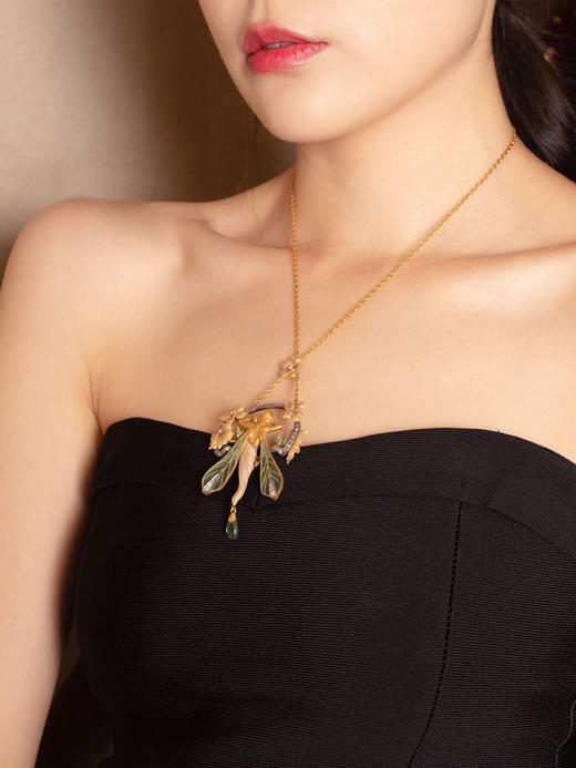 独角鹿西洋古董珠宝名坊18K黄金钻石祖母绿空窗珐琅花卉仙女吊坠 商品图1