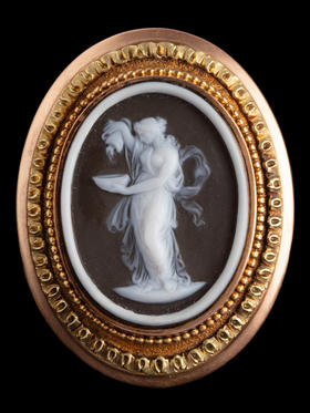 独角鹿西洋古董首饰黄金酒神女祭司Cameo卡梅奥玛瑙圆章浮雕胸针