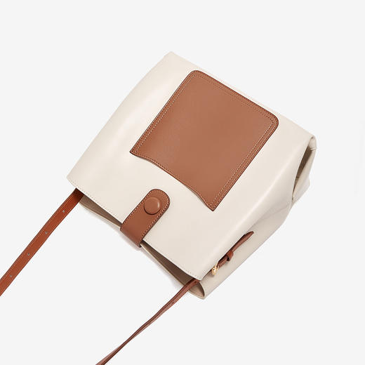 Safiya/索菲娅二层牛皮2022新款水桶包单肩包女斜挎包手提包女包SF9136030Y 商品图7