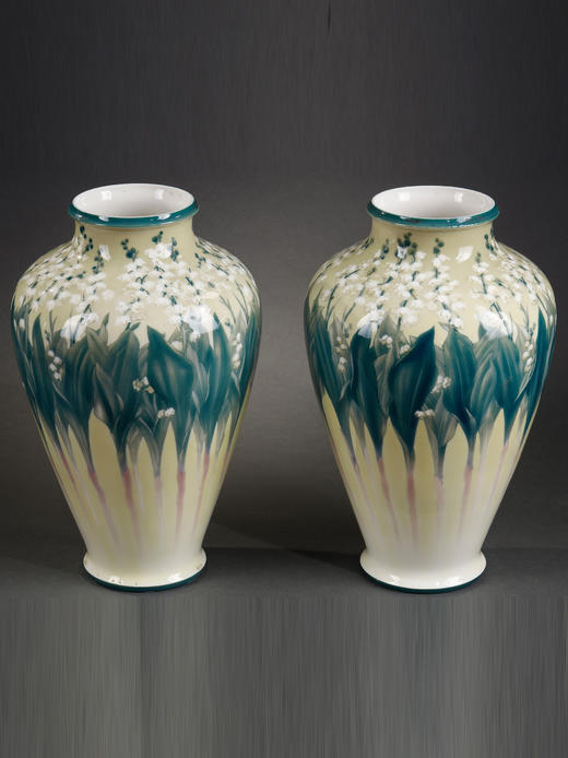 独角鹿西洋古董塞弗尔瓷器设计铃兰花黄绿釉色Clermont款瓷瓶一对 商品图2