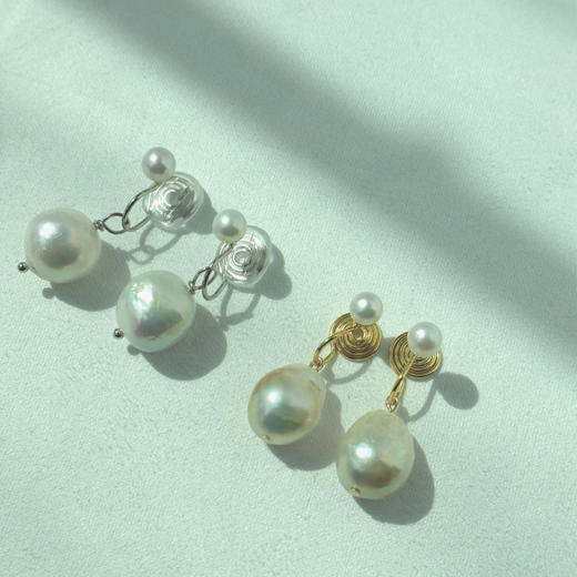 pearlside 巴洛克珍珠吊坠双珠耳夹 商品图2