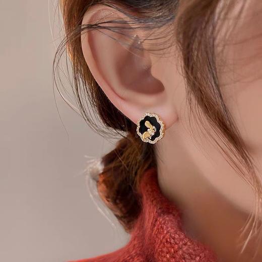 【钱兔无量】925银针小兔子耳钉女独特设计感红色耳环气质温柔2022年新款耳饰 商品图4