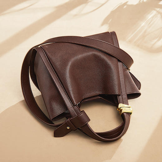 Safiya/索菲娅2022新款头层牛皮水桶包单肩包包女斜挎包手提女包SF9136029Y 商品图3