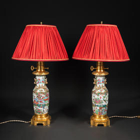 独角鹿西洋古董中国铜鎏金嵌广彩瓷瓶手工缎面百褶灯罩台灯一对