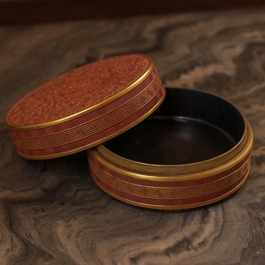 清 红釉描金螭龙纹圆形盖盒 商品图2