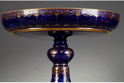 独角鹿西洋古董法国御窑塞弗尔瓷器手绘描金云朵蓝釉高脚果盘瓷盘 商品图3