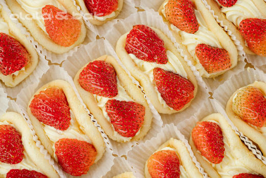 草莓奶油抱抱卷 商品图0