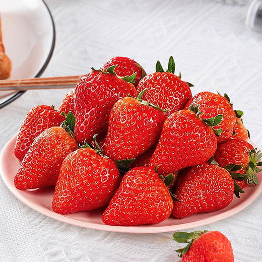 【辽宁好物】丹东草莓   1.8斤/2.5斤彩箱装  顺丰直达 商品图3