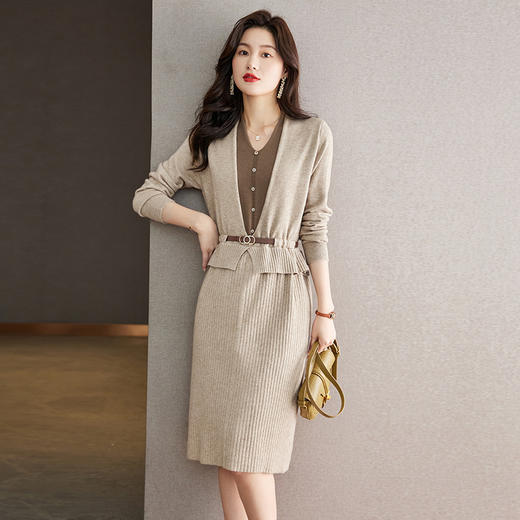 韩版温柔风，假两件套包臀针织连衣裙CC-22-3678 商品图3