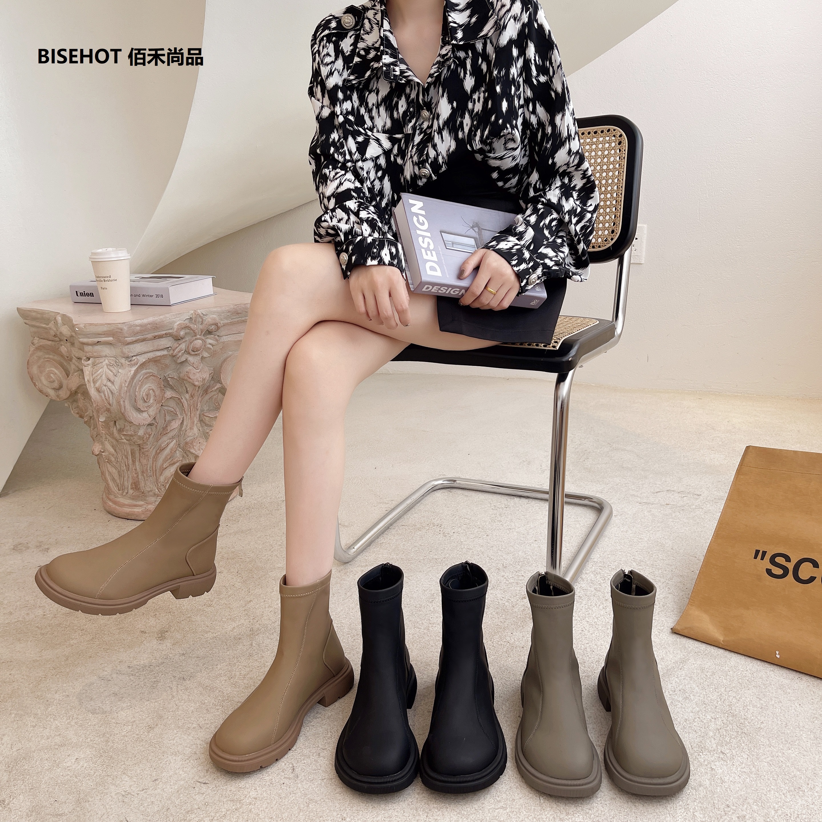 新品薄绒圆头特材时尚百搭矮靴909B25542