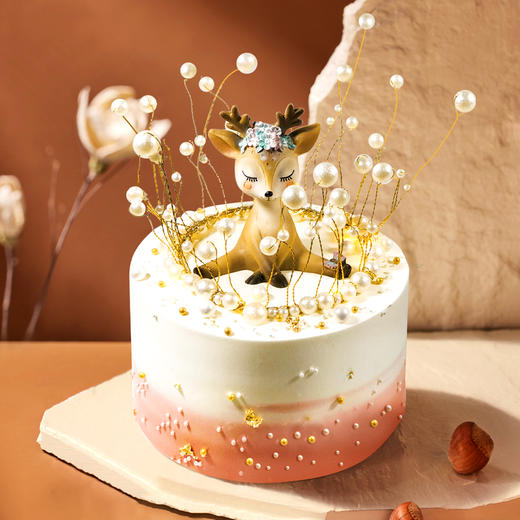 【娇羞的小鹿】生日蛋糕- 你娇羞淡雅的神态 却抵挡不住身上散发光芒 商品图0