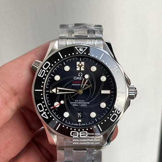 VS欧米茄300米潜水表詹姆斯·邦德-女王密使限量版，正品一表难求，值得珍藏的款式。每个男人心中都有一个007梦，冷酷，机智且勇敢。VS匠心打造，圆你007梦。男士腕表，硅胶表带，自动机械机芯，透底。 商品图12