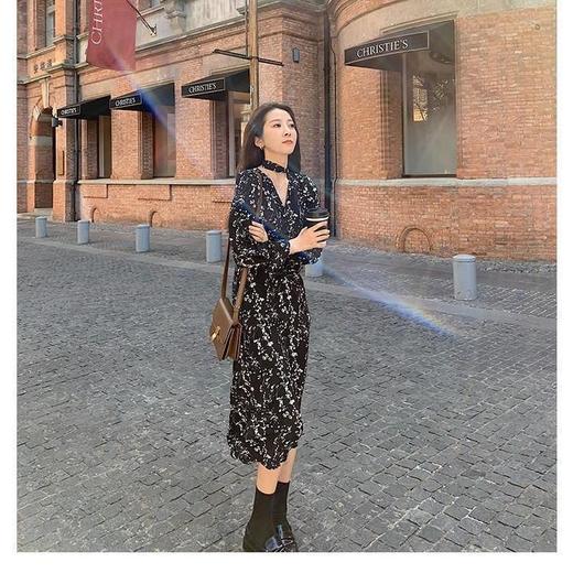 雪纺碎花v领长袖连衣裙女2021新款收腰显瘦气质喇叭袖中长款裙子 商品图4