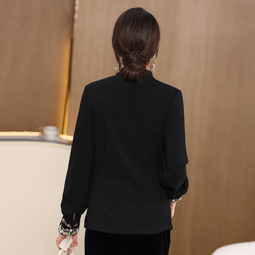 2022春秋新款中国风复古刺绣立领长袖女修身打底衫  HLV2270 商品图4