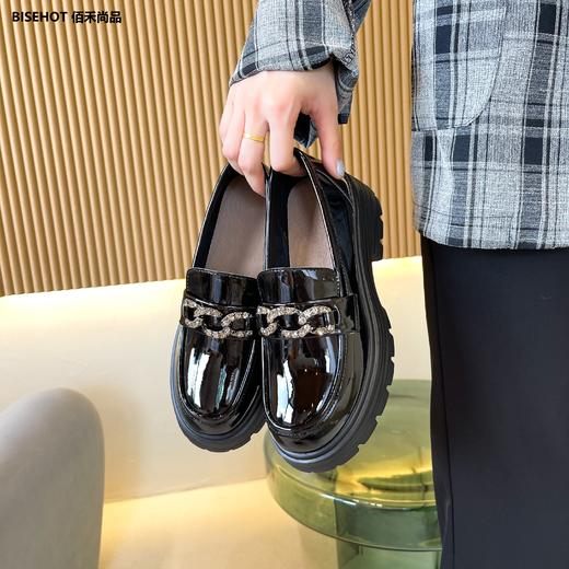 新品漆皮厚底大扣乐福鞋919B23601 商品图4