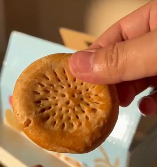 新疆牛乳核桃馕1kg/箱 商品图3