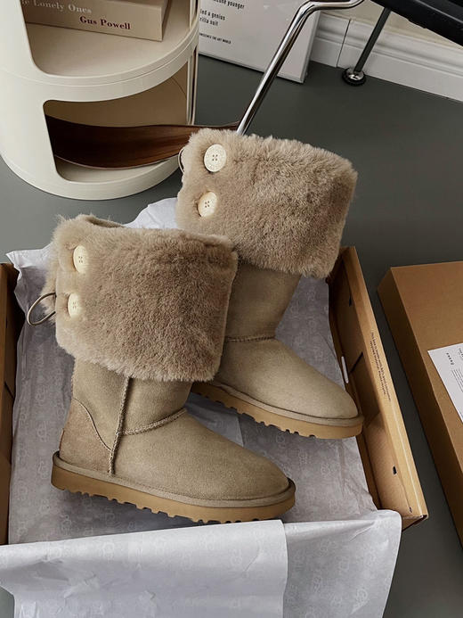 Ugg小千颂伊两穿纽扣中筒靴-羚羊棕 商品图1