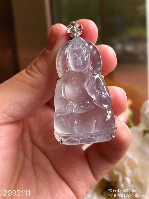2092111，玻璃观音吊坠。具体价格微信咨询 商品图6