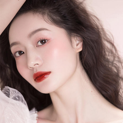 【品牌直发】稚优泉琉光之境新水光唇釉仙女棒显白学生不易沾杯 商品图1