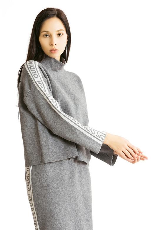 AVA 字母装饰灰色毛衫 977 商品图3