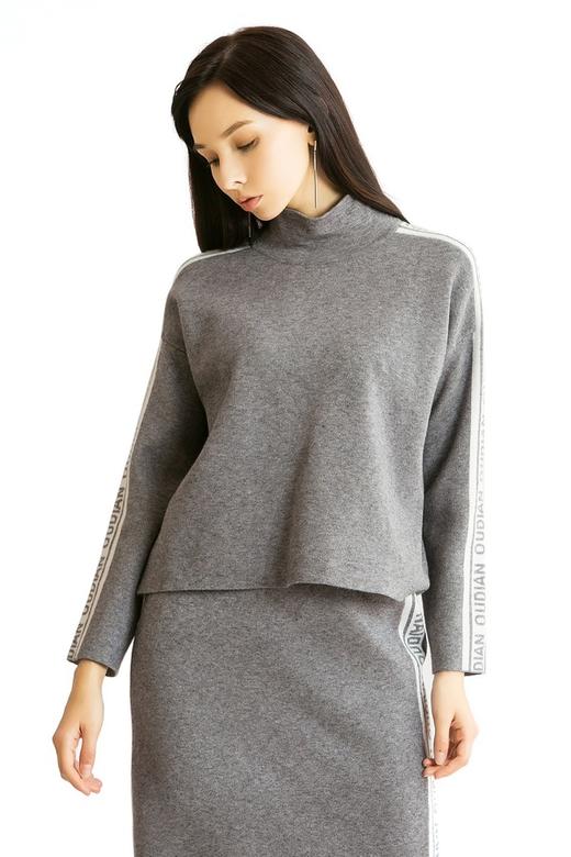 AVA 字母装饰灰色毛衫 977 商品图1