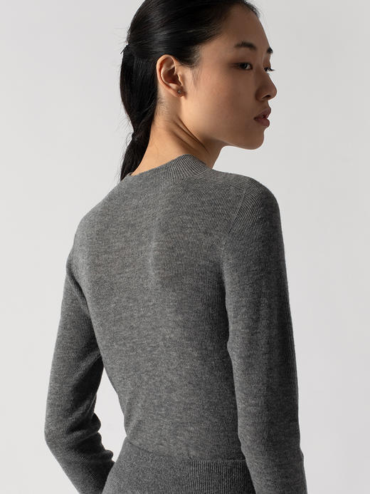 【石榴婆直播专享】
322工房无缝全成型绵羊毛半高领打底衫2022年秋冬纯色针织套头衫 商品图2