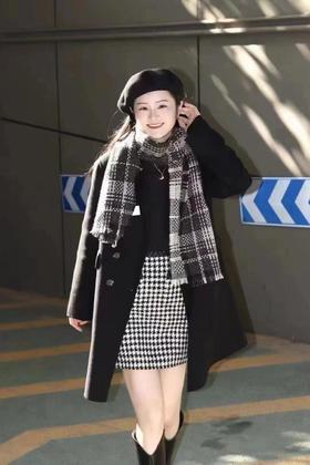 3楼哥弟黑色中款羊毛大衣