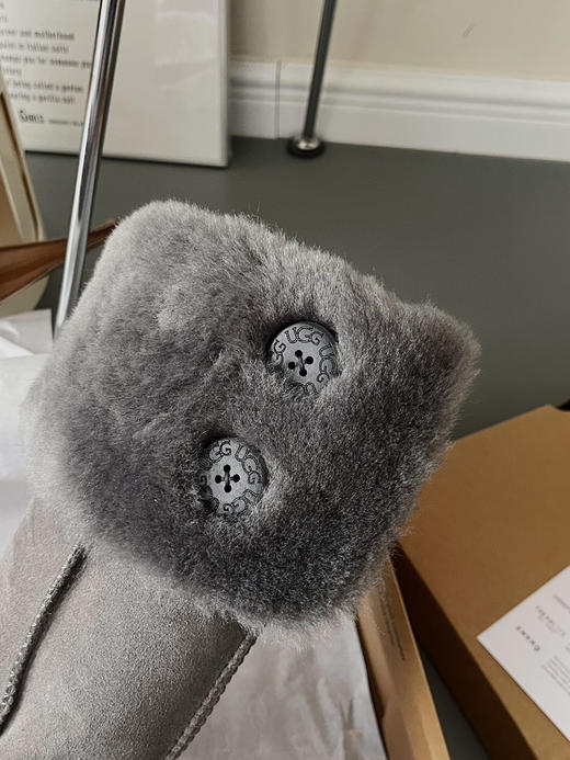 Ugg小千颂伊两穿纽扣中筒靴-灰色 商品图3