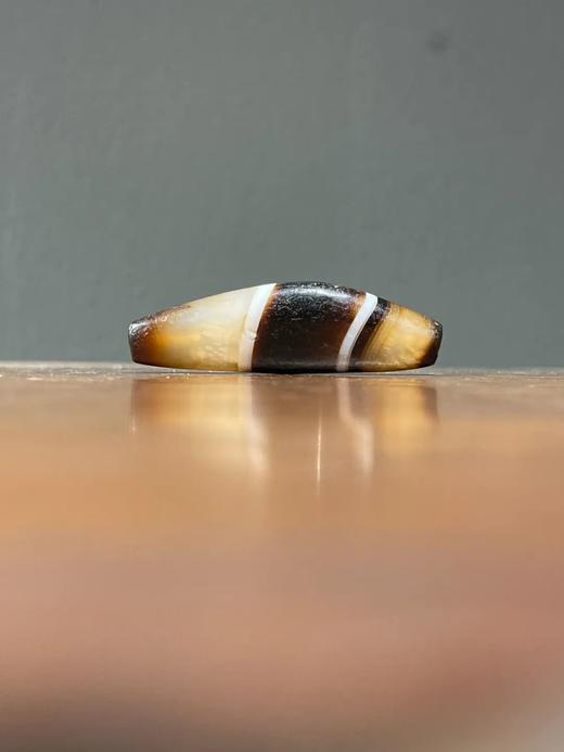 褐白缠丝玛瑙牛角型扁珠，顺丰包邮 商品图0