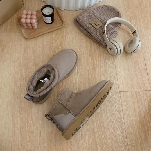 UGG2022新款周冬雨后亮包-驯鹿棕 商品图3