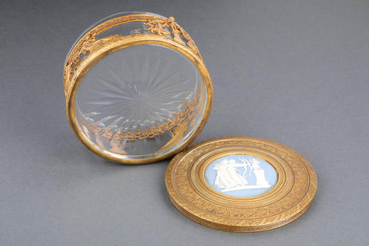 独角鹿西洋古董法国出品wedgwood瓷画铜鎏金镶嵌巴卡拉水晶珍宝盒 商品图2