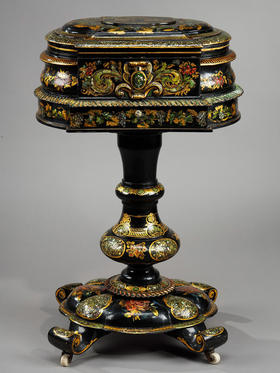 独角鹿西洋古董法国描金手绘漆木镶嵌母贝椭圆多功能桌配缝纫套件