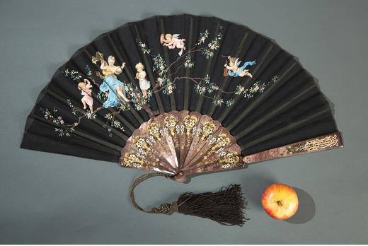 独角鹿西洋古董法国GESLIN工坊镂雕鲍贝扇骨天使彩绘丝绸扇面折扇 商品图1