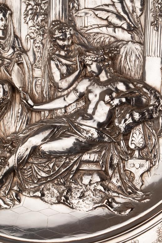 独角鹿西洋古董维多利亚时期英国Elkington工坊圆形镀银盾牌 商品图2