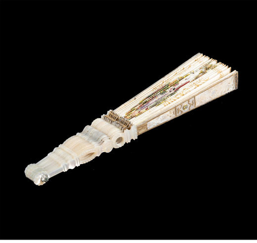 独角鹿西洋古董欧洲乡野美景手绘扇面描金镂雕母贝扇骨折扇   商品图4