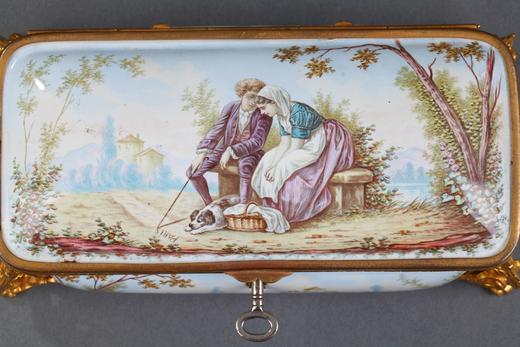 独角鹿西洋古董法国利摩⽇铜鎏⾦饰田园爱恋画珐琅珍宝盒首饰盒 商品图4