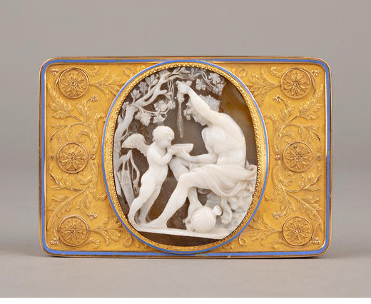 独角鹿西洋古董黄金珐琅装饰酒神与丘比特主题浮雕玛瑙圆章鼻烟盒 商品图2