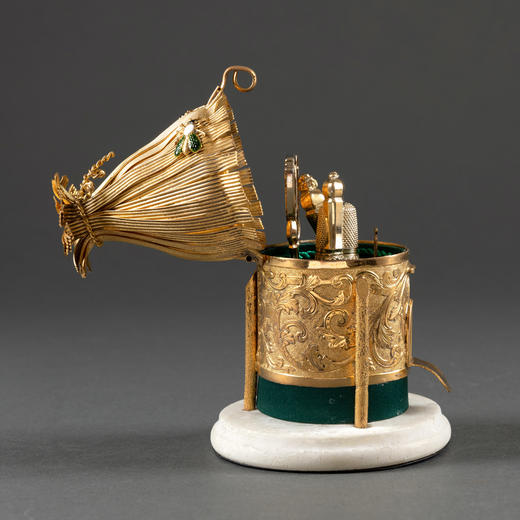 独角鹿西洋古董法国出品大理石底座铜鎏金外盒内配银镀金缝纫套件 商品图3