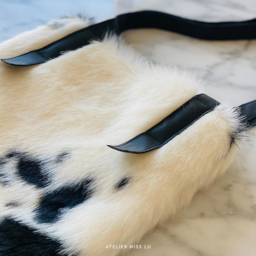 雪地奶牛环保皮草托特包/22ZB16 商品图2