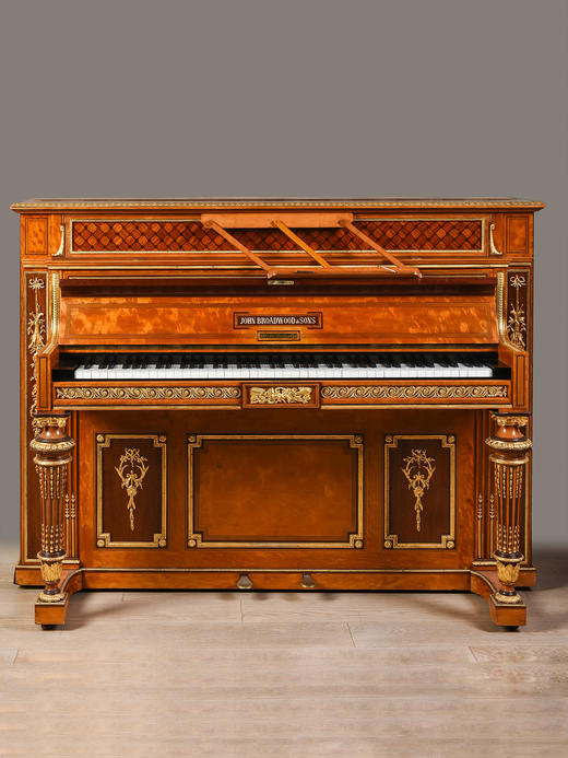 独角鹿西洋古董钢琴名坊与林克家具工坊联合铜鎏金雕檀木立式钢琴 商品图0