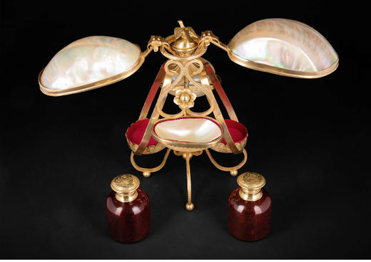 独角鹿西洋古董法国拿破仑三世时期铜鎏金雕饰母贝水晶香水瓶套装 商品图1